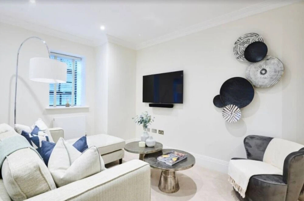 Designer Townhouse with Panoramic River Views