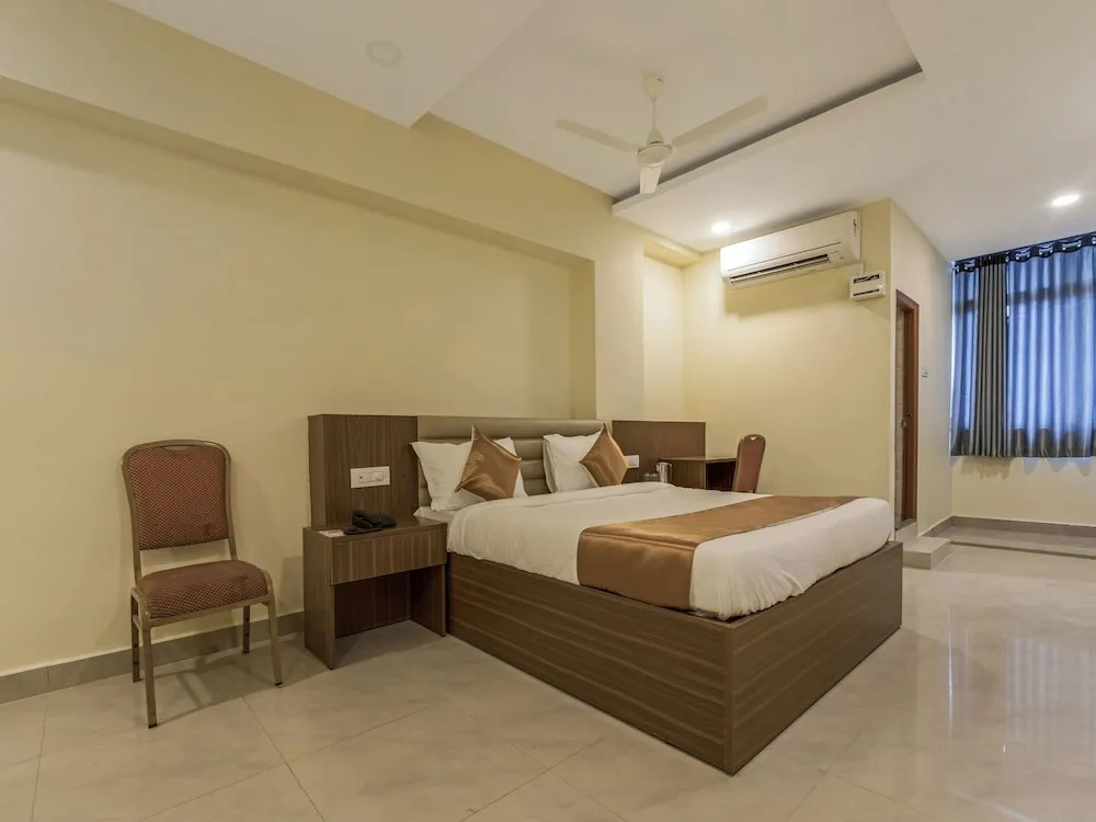 OYO 11676 Nakshatra Grand