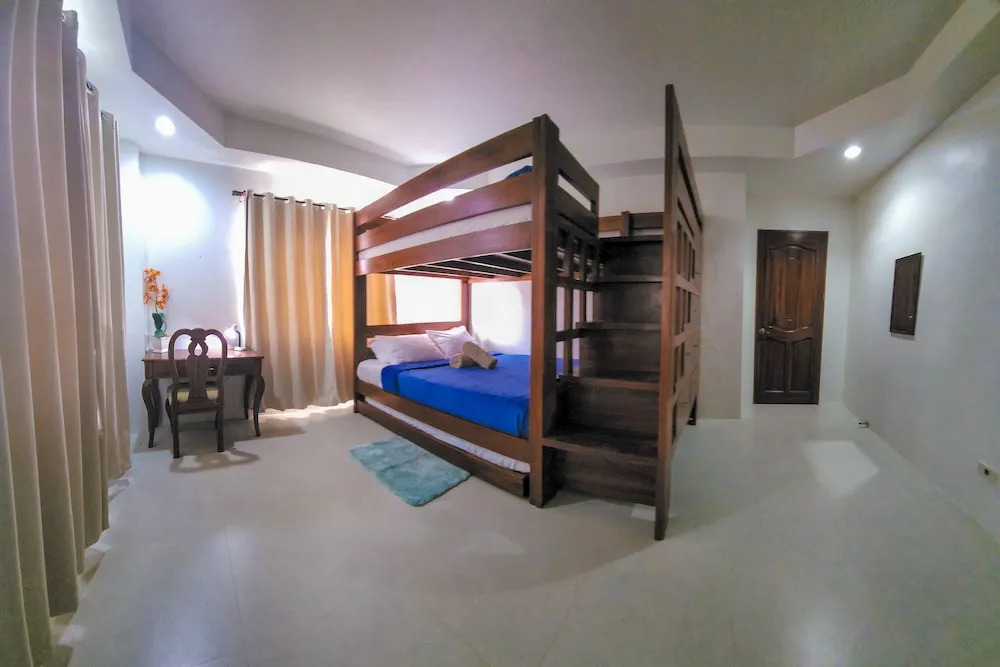 Crystal Shores Beach Resort powered by Cocotel