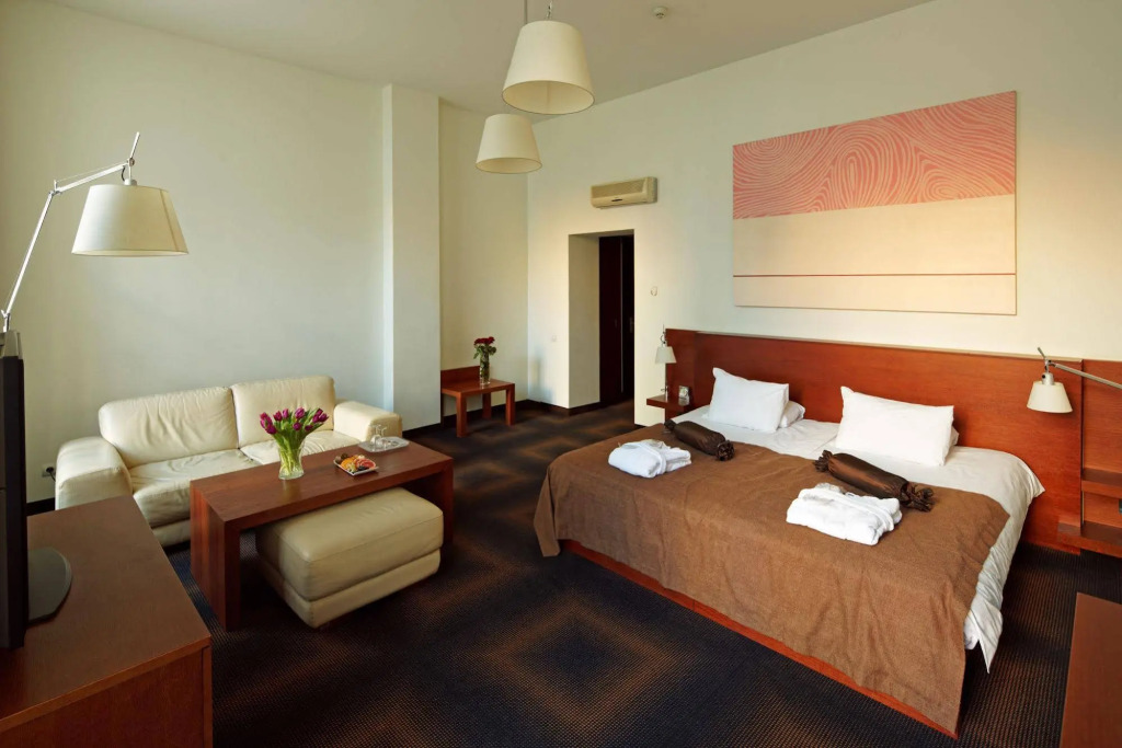 Rixwell Centra Hotel