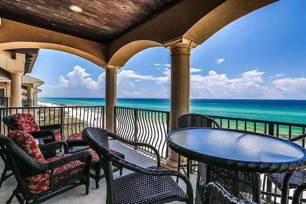 Ocean Paradise 4 Bedroom Holiday Home by Five Star Properties
