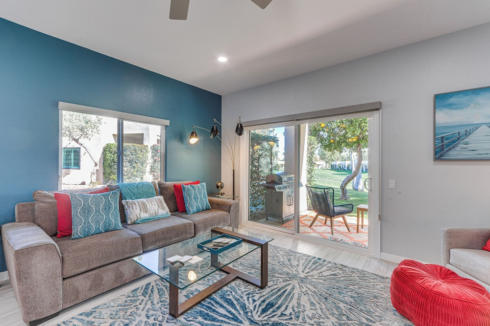 Desert Oasis Close to Palm Springs Attractions!