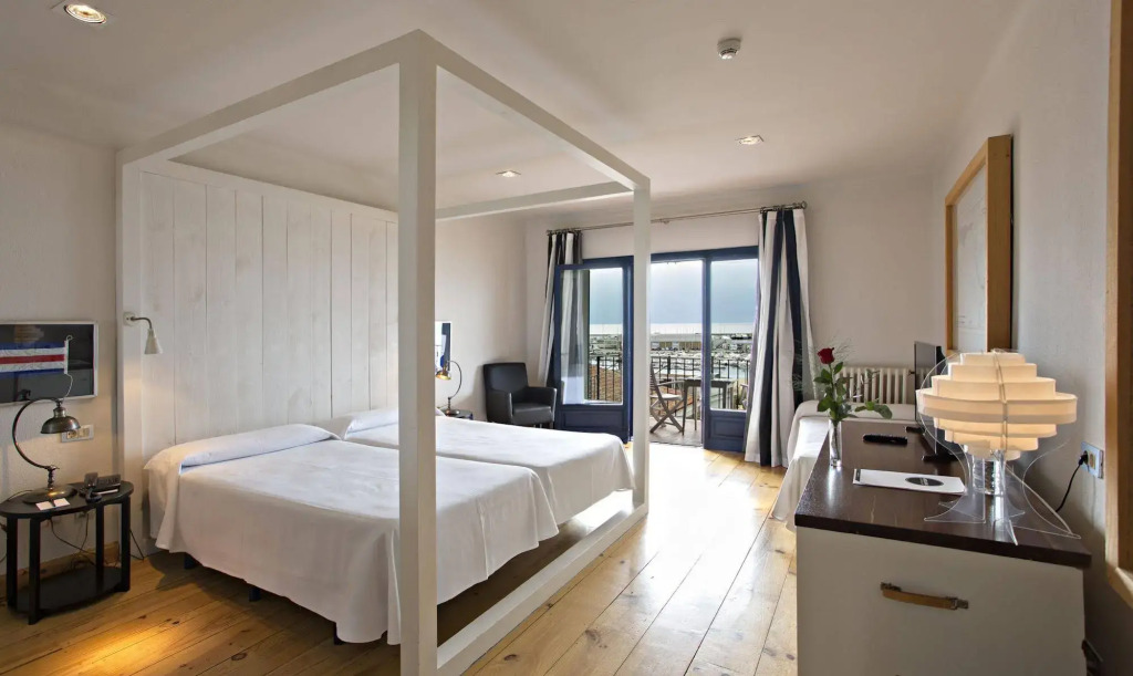 Hotel Trias