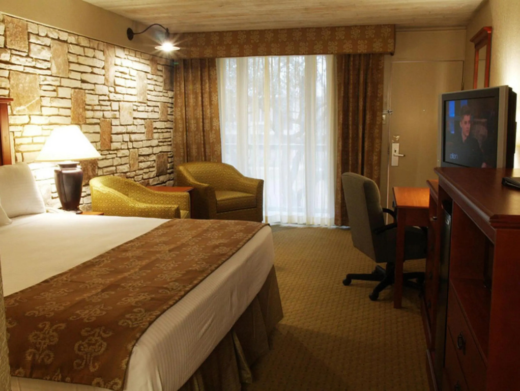 Inn of the Hills Hotel and Conference Center