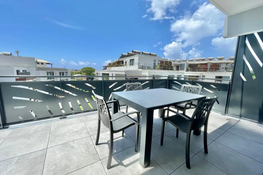 Mereani flat brand new condo in the center of Papeete