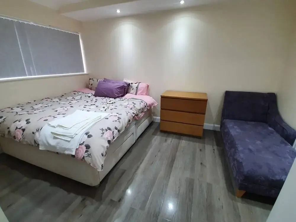 Lovely 5-bed House in Essex