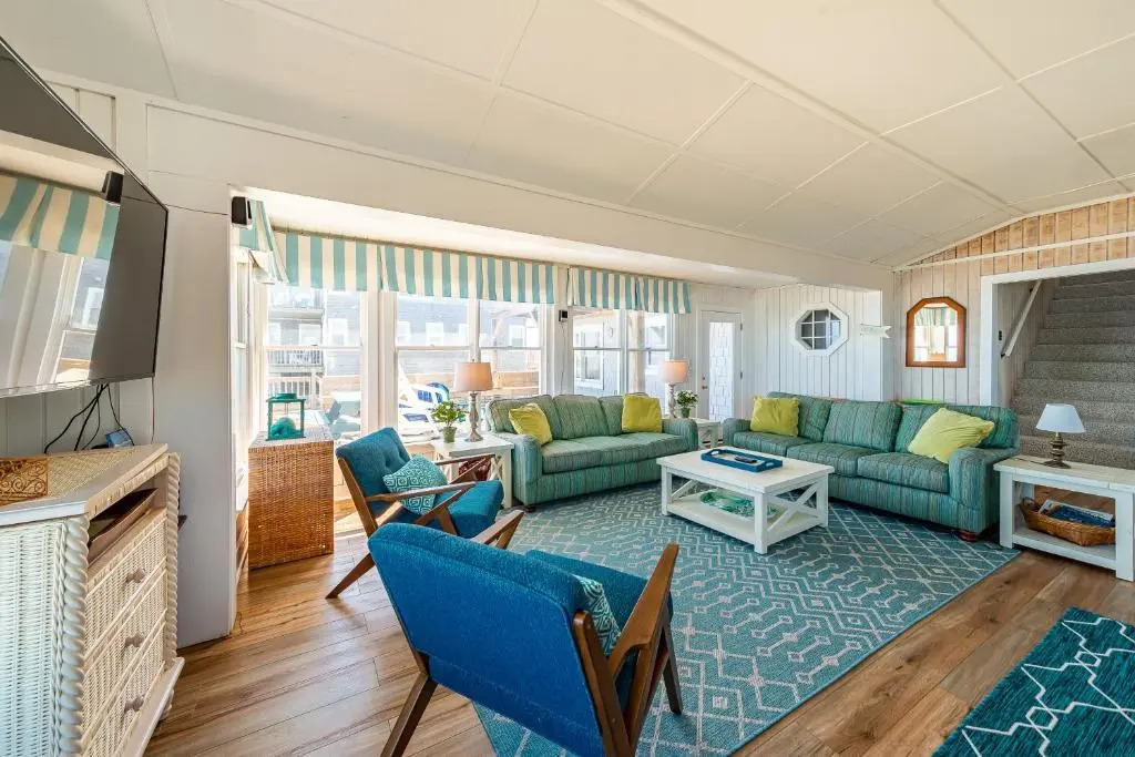 York - Duck, Carolina Dunes, Oceanfront, Ocean View, Hot Tub, Large Decks, Pets OK