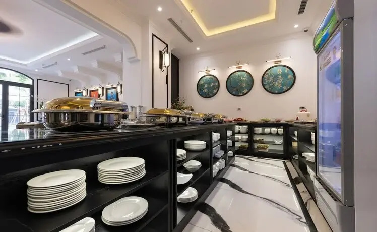 Phong Lan Unique