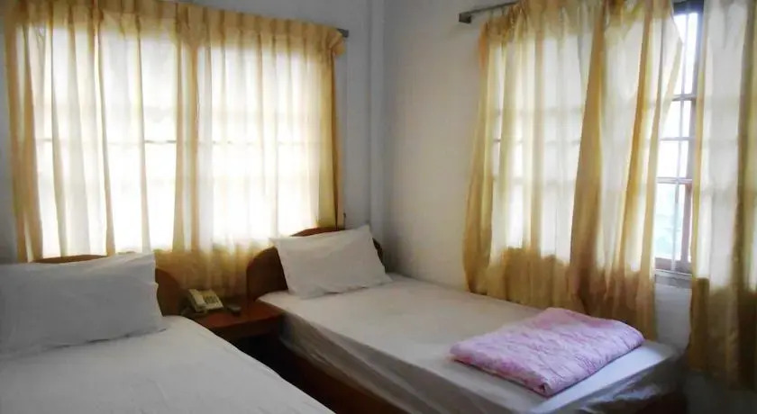 Phetmanixay Hotel