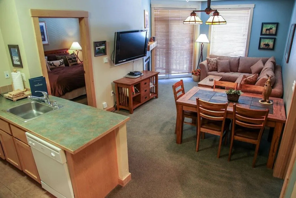 Sunstone #206 2 Bedrooms 2 Bathrooms Condo