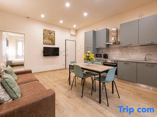 Mercato Contemporary Apartment by Mmega