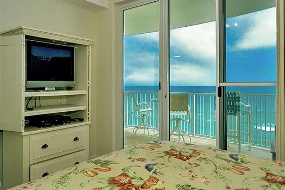 Ocean Villa 1202 687064 by RedAwning