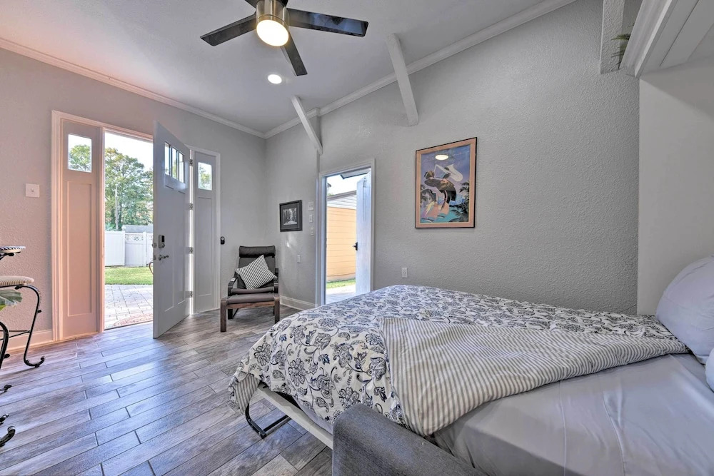 Cozy Jacksonville Studio - 10 Miles to Downtown!