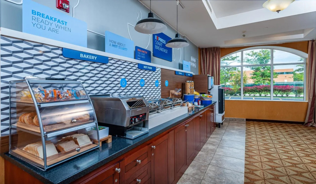 Holiday Inn Express Hotel & Suites Clarington - Bowmanville by IHG