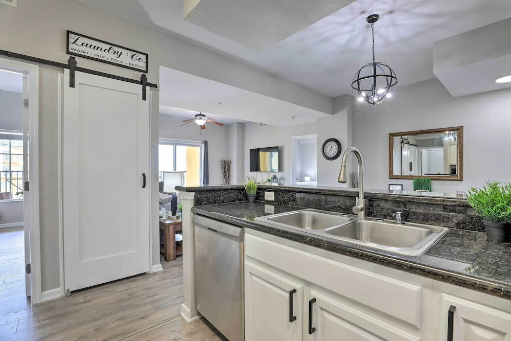 Luxury Orlando Escape - 4 Mi to Disney World!