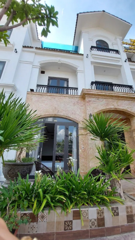 An Land Hotel