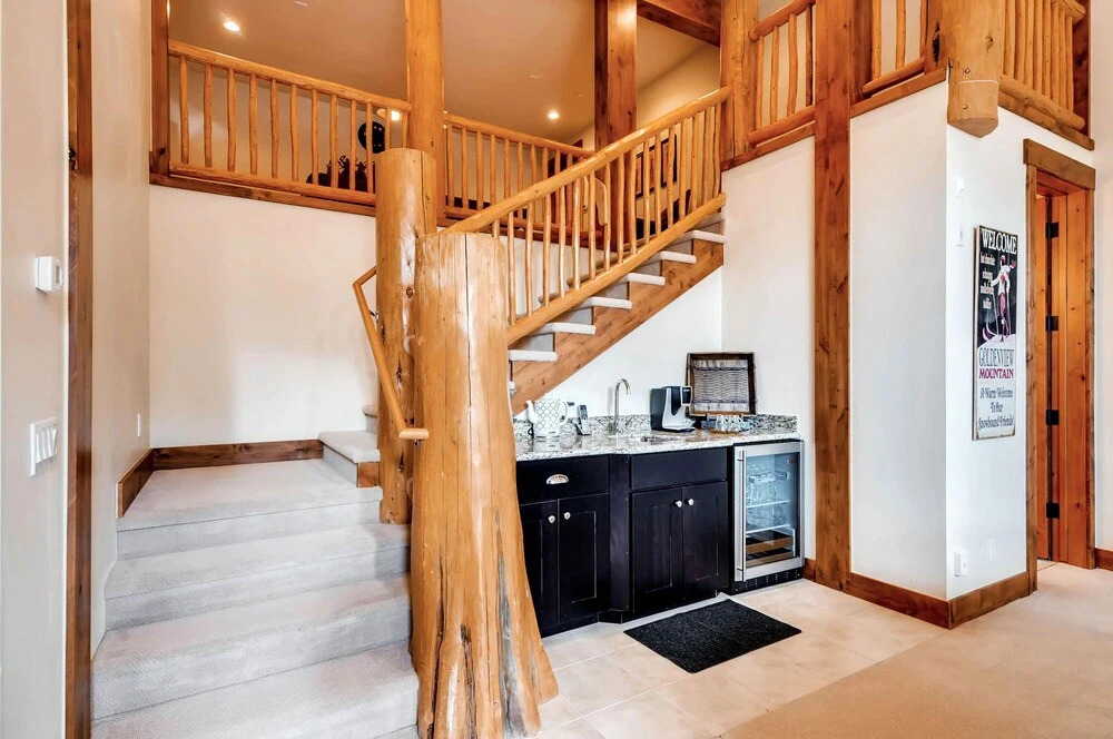 Goldenview Lodge