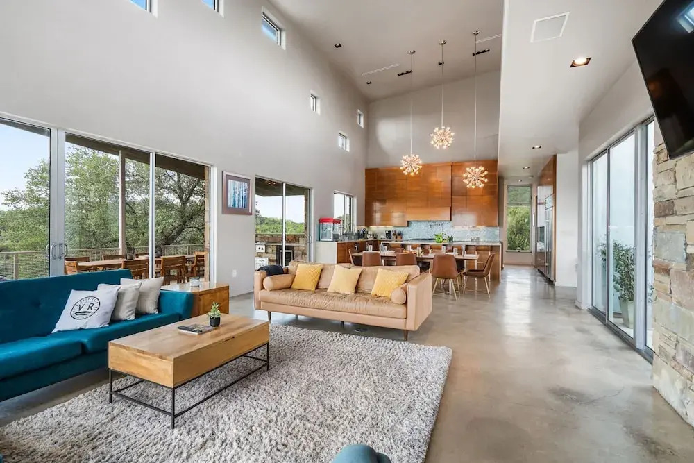 Luxury 4BR Hilltop Retreat With Scenic Views