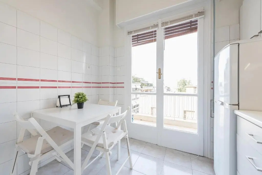 Cozy and Fresh 2bdrm apt Close to Metro