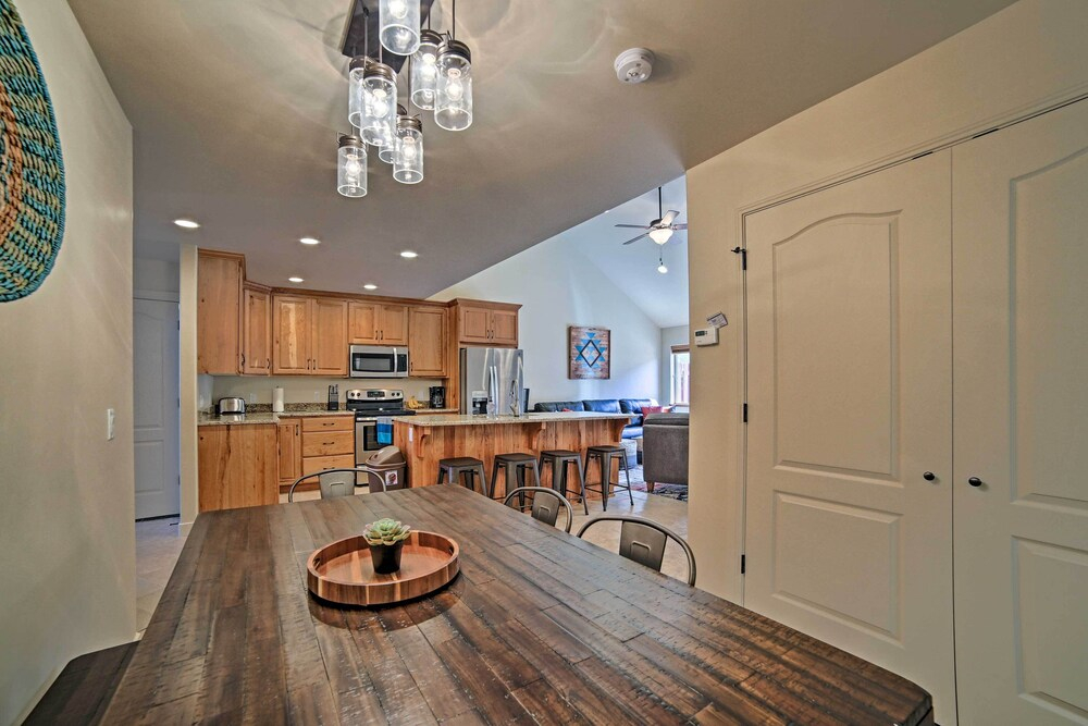 Moab Townhome w/ Hot Tub & Patio - Near Arches