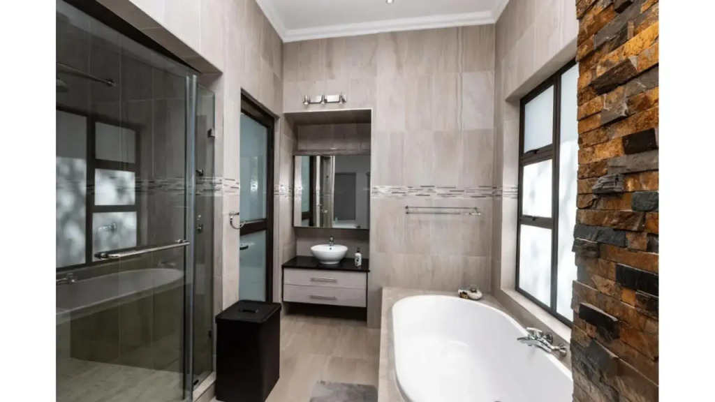Sandune Lodge
