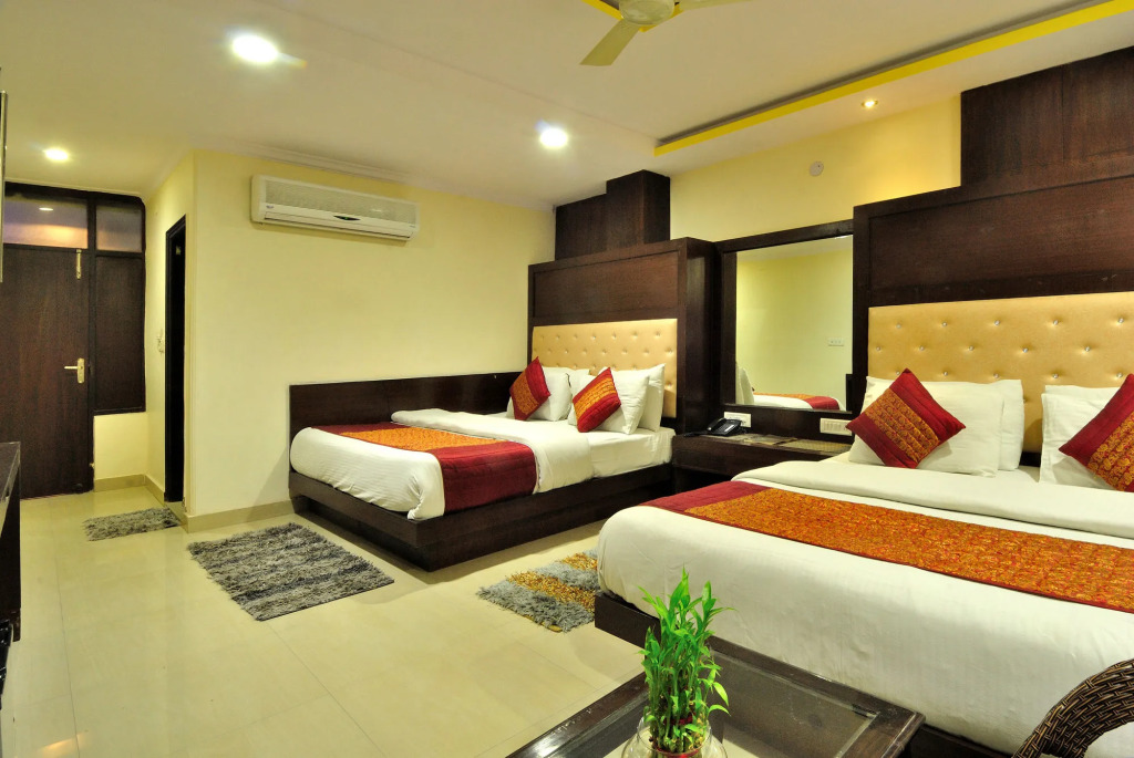 Check In Room Main Bazar