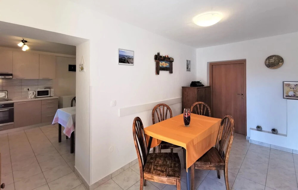 Amazing Apartment in Rubesi With 1 Bedrooms and Wifi