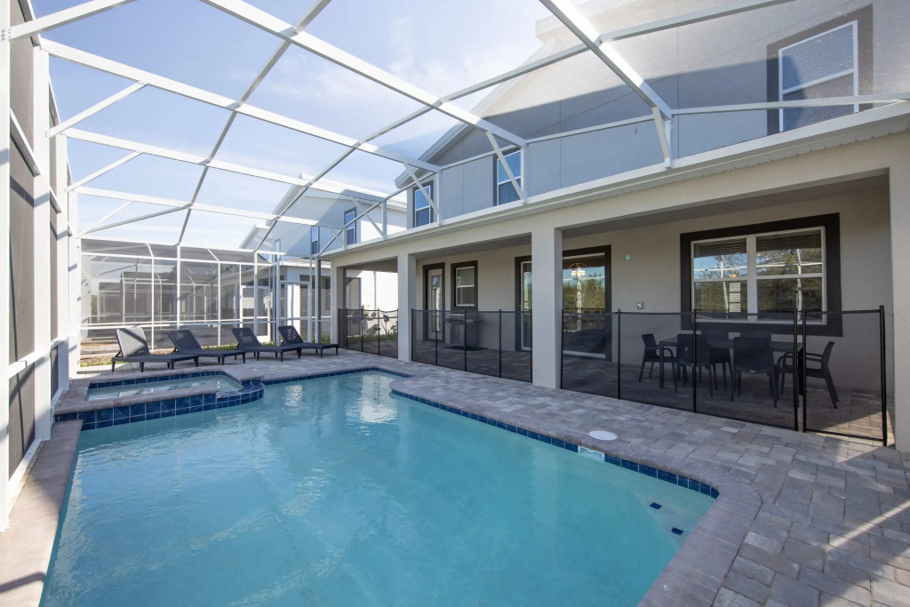 Unique Home with theater, game room and private pool near Disney