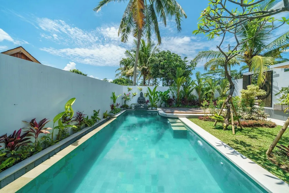 Villa Arunika - Stylish tropical 2BR Villa close to Nyanyi beach