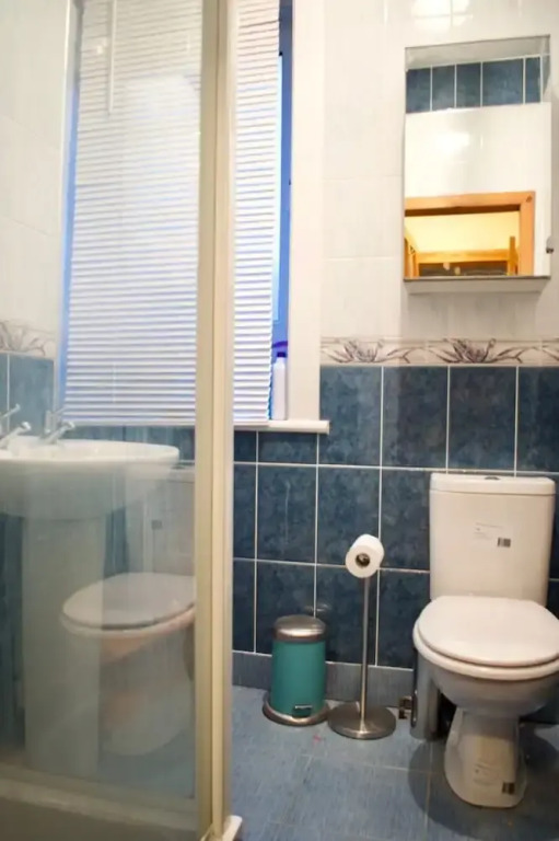Newly Refurbed Home With Free Parking