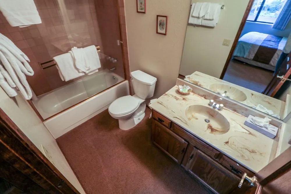 Snowflower 68 Spacious End Unit With Great Complex Amenities, Quiet Location by RedAwning