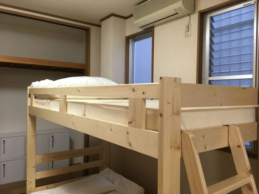 Ts Guest House - Hostel