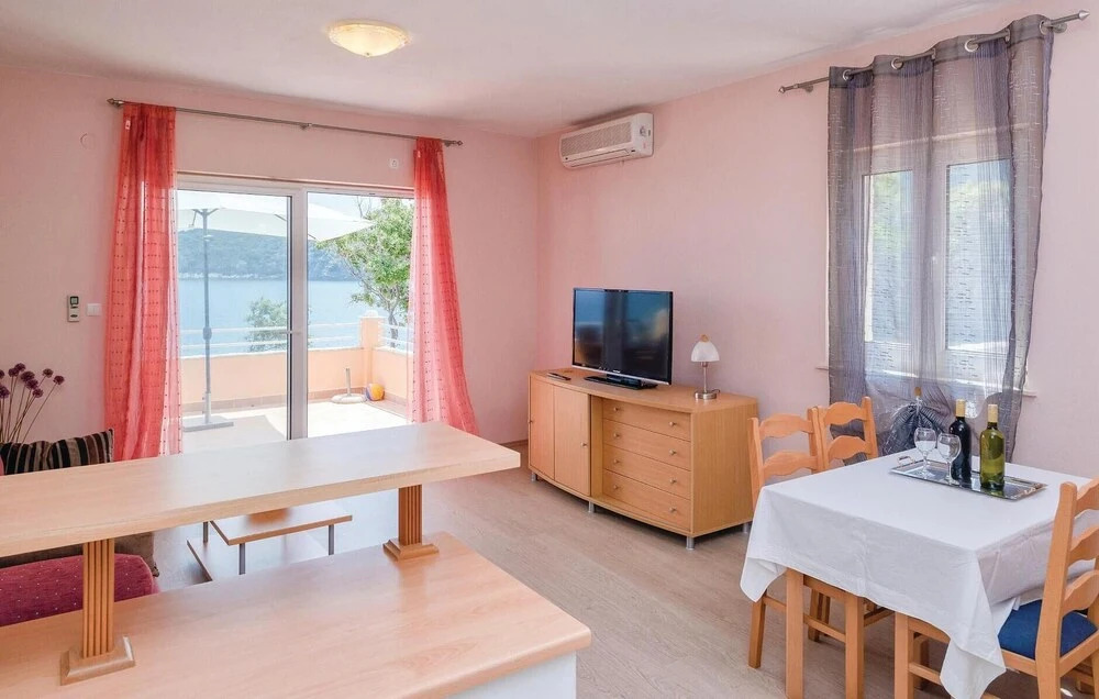 Holiday Home Zastrazisce With Sea View 04