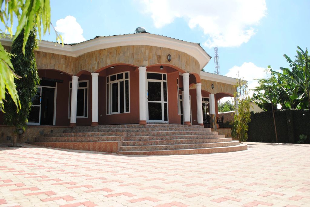 Saruni River Lodge