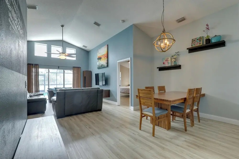 Bright Getaway w/ Ski Lake, 11 Miles to Dtwn Tampa