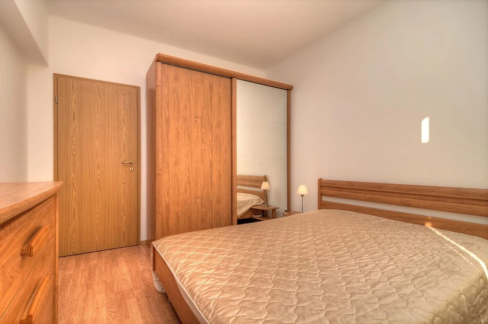 Oasis Suites Apartments and Studios