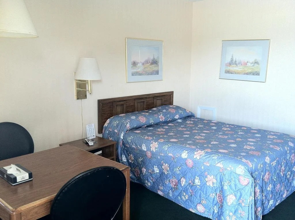Brooks Motel