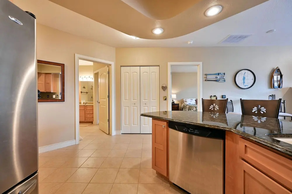 Unit 433a 1 Bd 1 Ba Condo 1 Bedroom Condo by RedAwning