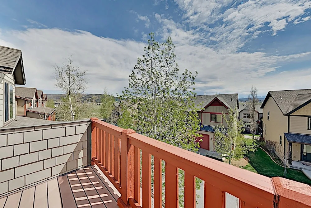 2-unit Bear Hollow Village W/ Hot Tub 8 Bedroom Townhouse