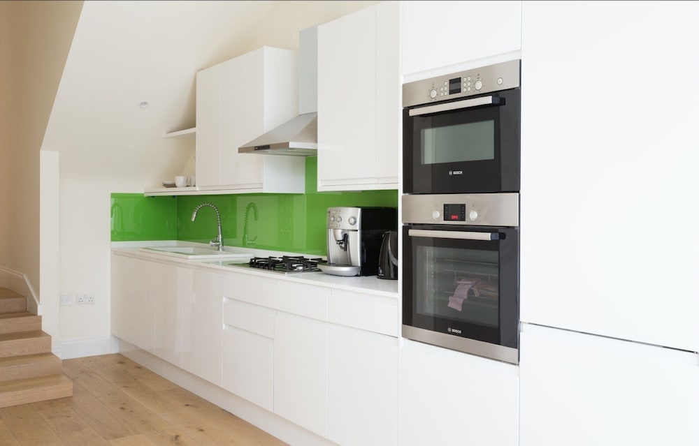 Marloes Road Lux 2 Bedrooms Apartment