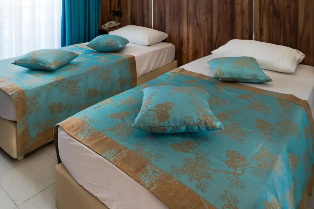 Elijah Hotel