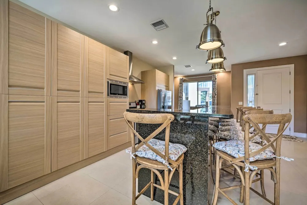 Upscale Townhome Close to Walt Disney World!