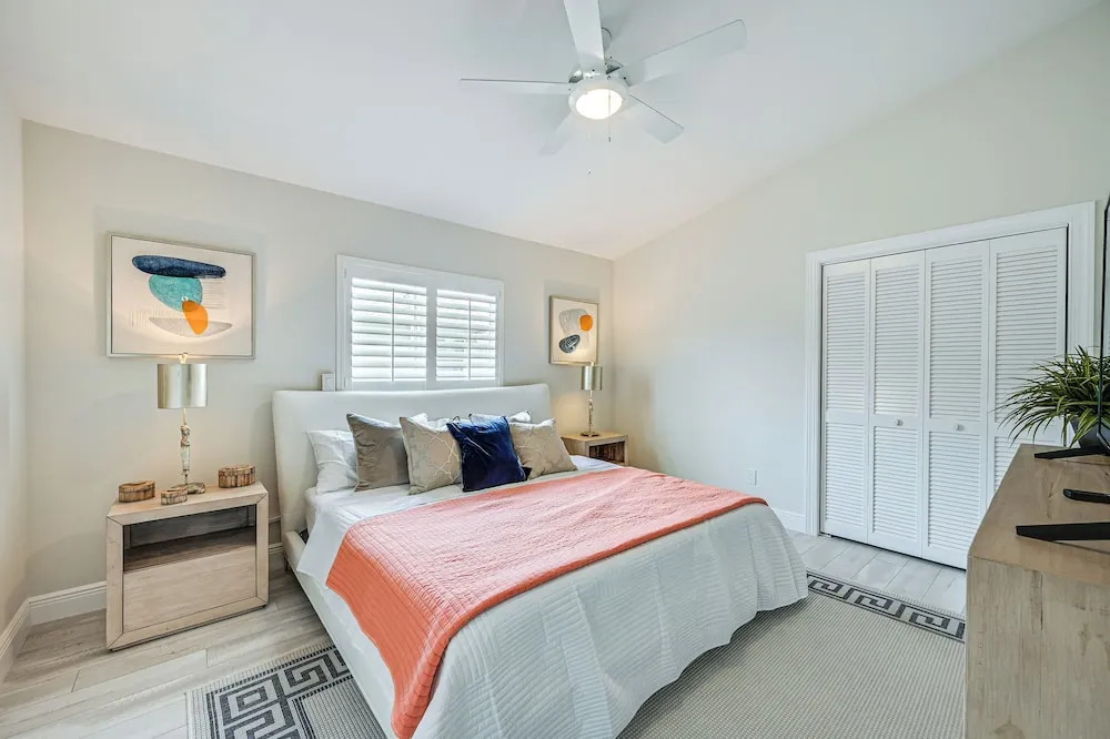 Central Naples Home w/ Private Pool, Spa & Lanai!