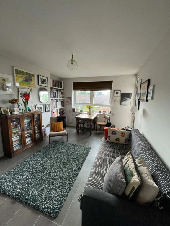 Contemporary 1BD Flat W/balcony - Stoke Newington!