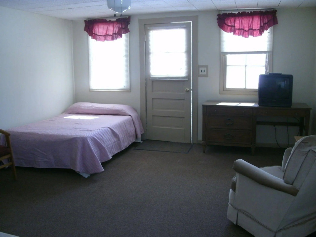 White Feather Motel