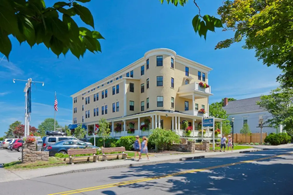 Colonial Inn