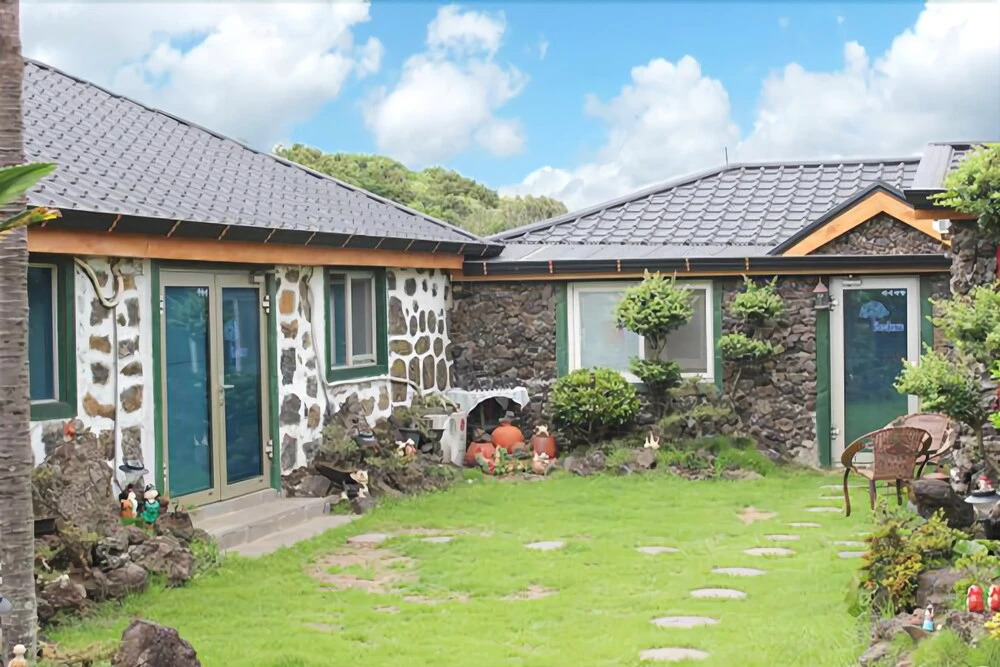 Jeju Lodem Unshared House Pension