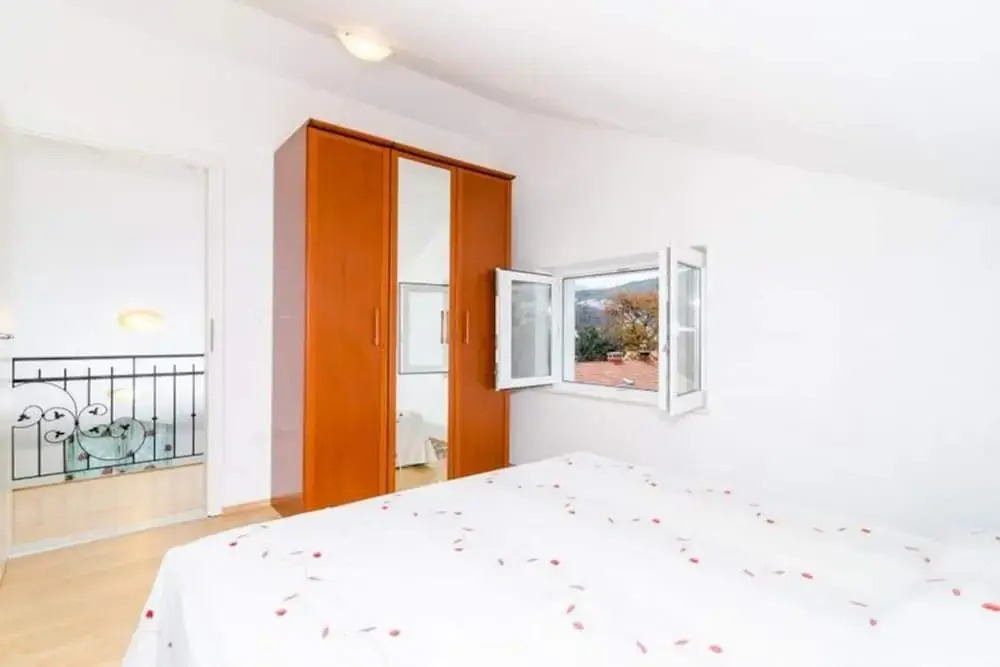 Apartments Nikola - Comfort One Bedroom Apartment With City View