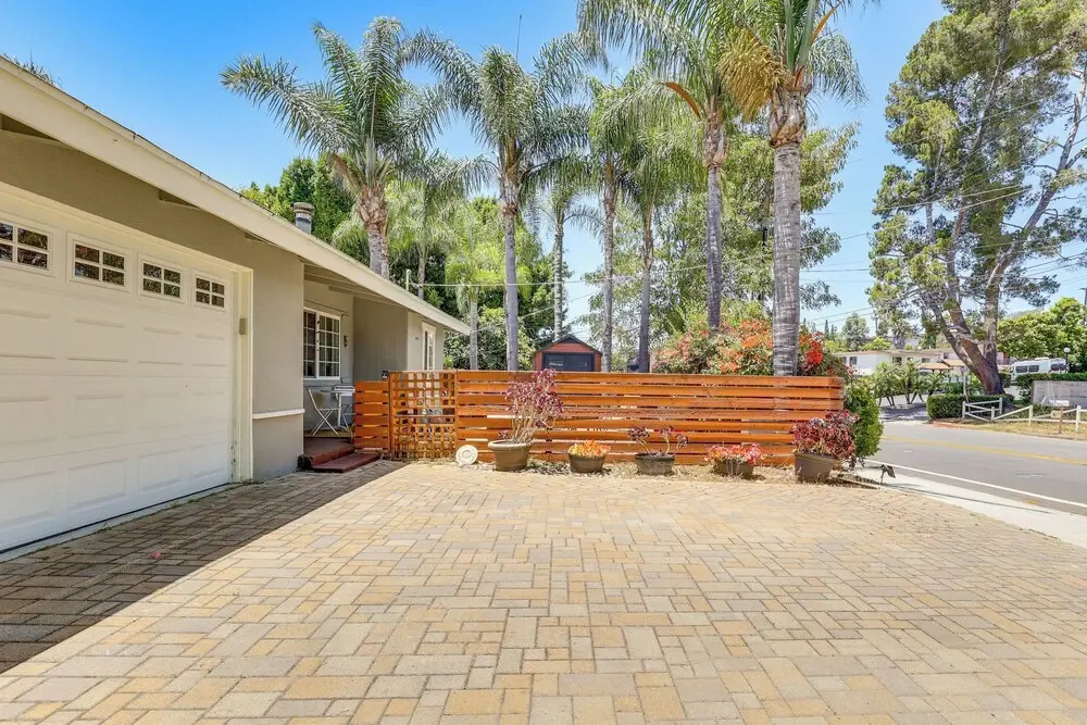 Peaceful Vista House w/ Gas Grill: 1 Mi to Dtwn!
