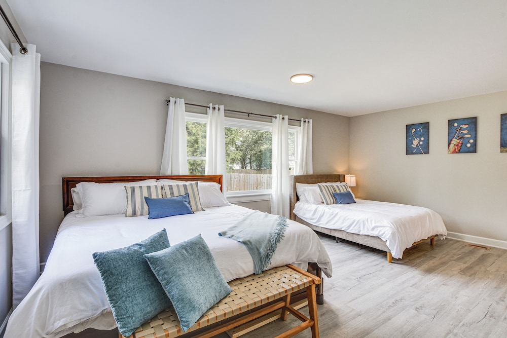 Golf, Ride & More! Home in Dtwn Southern Pines